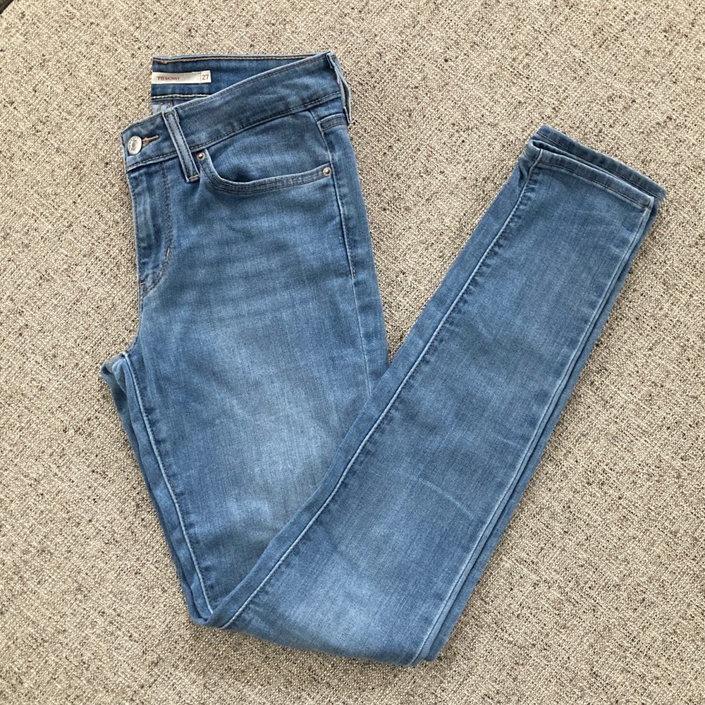 Levi's Women's Skinny Jeans in Light Blue Wash 711